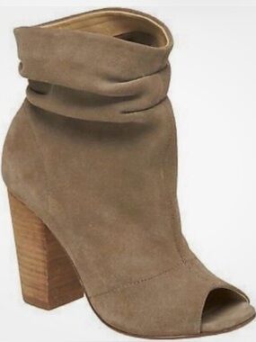 Nine West KACEYX5 tan suede high heel peep toe bootie size 8